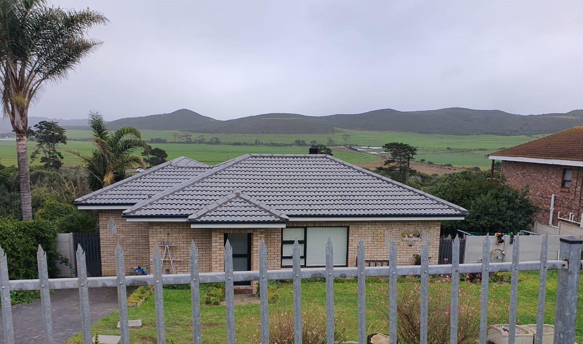 2 Bedroom House for Sale in Fraaiuitsig