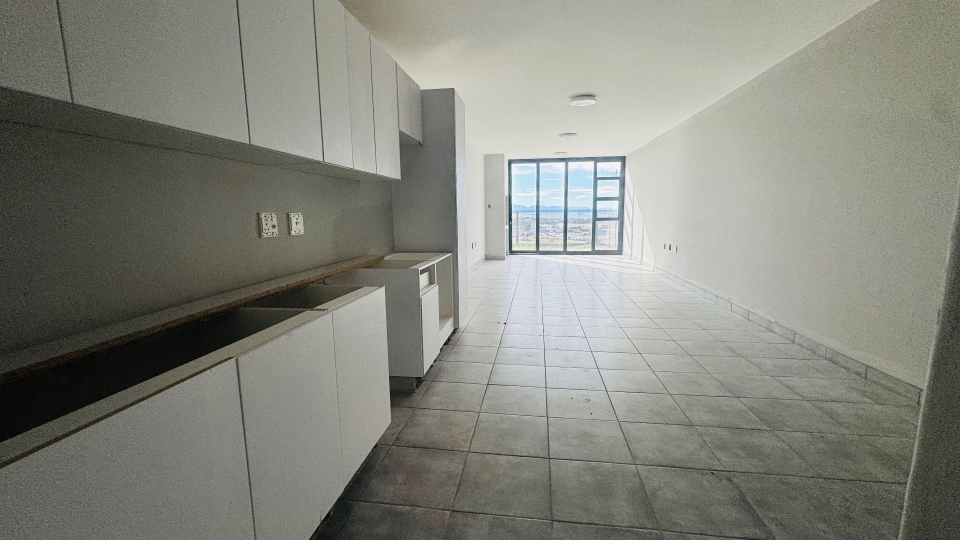 Photo 7 of 2 Bedroom Apartment / Flat for Sale in Island View