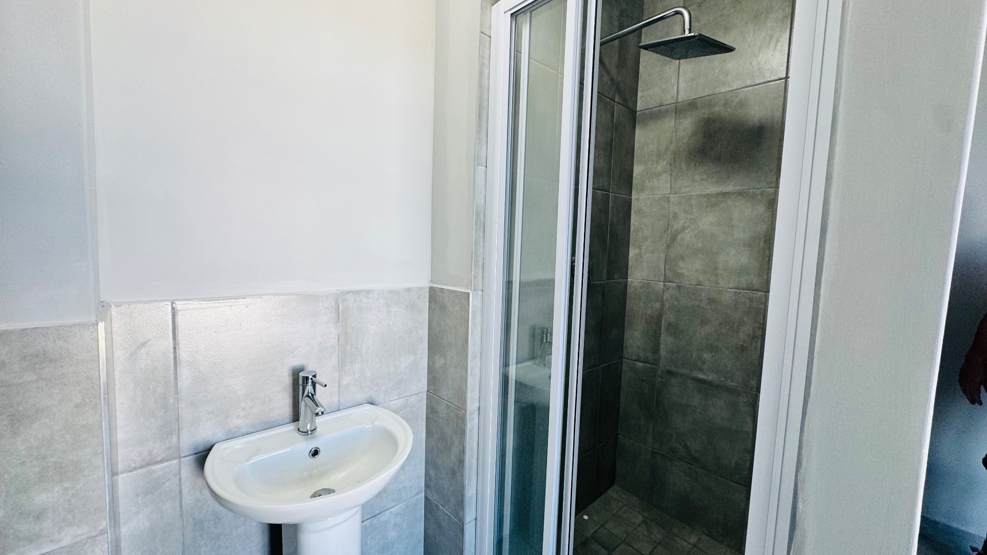 Photo 13 of 2 Bedroom Apartment / Flat for Sale in Island View
