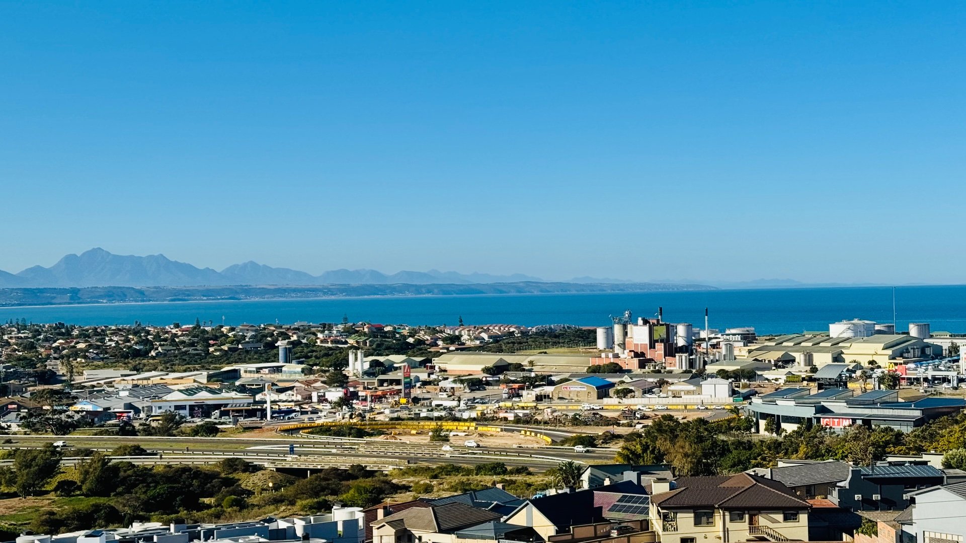 Photo 5 of 3 Bedroom Apartment / Flat for Sale in Island View