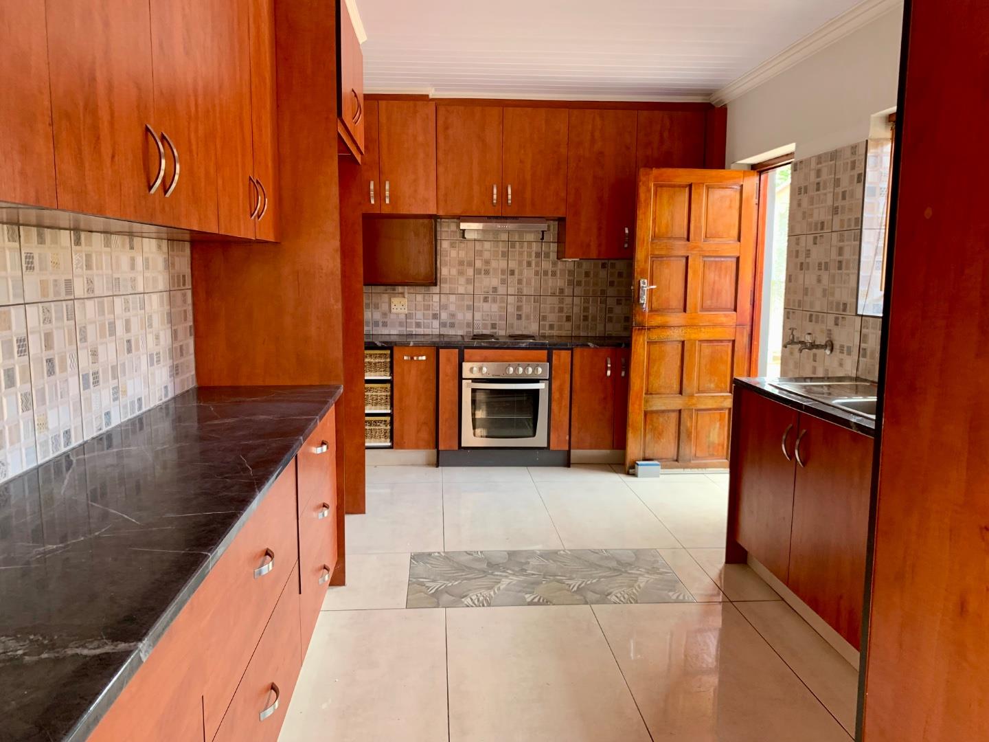 Photo 6 of 3 Bedroom House for Sale in Heiderand
