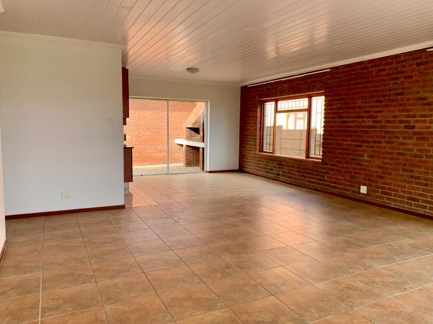 Photo 2 of 3 Bedroom House for Sale in Heiderand