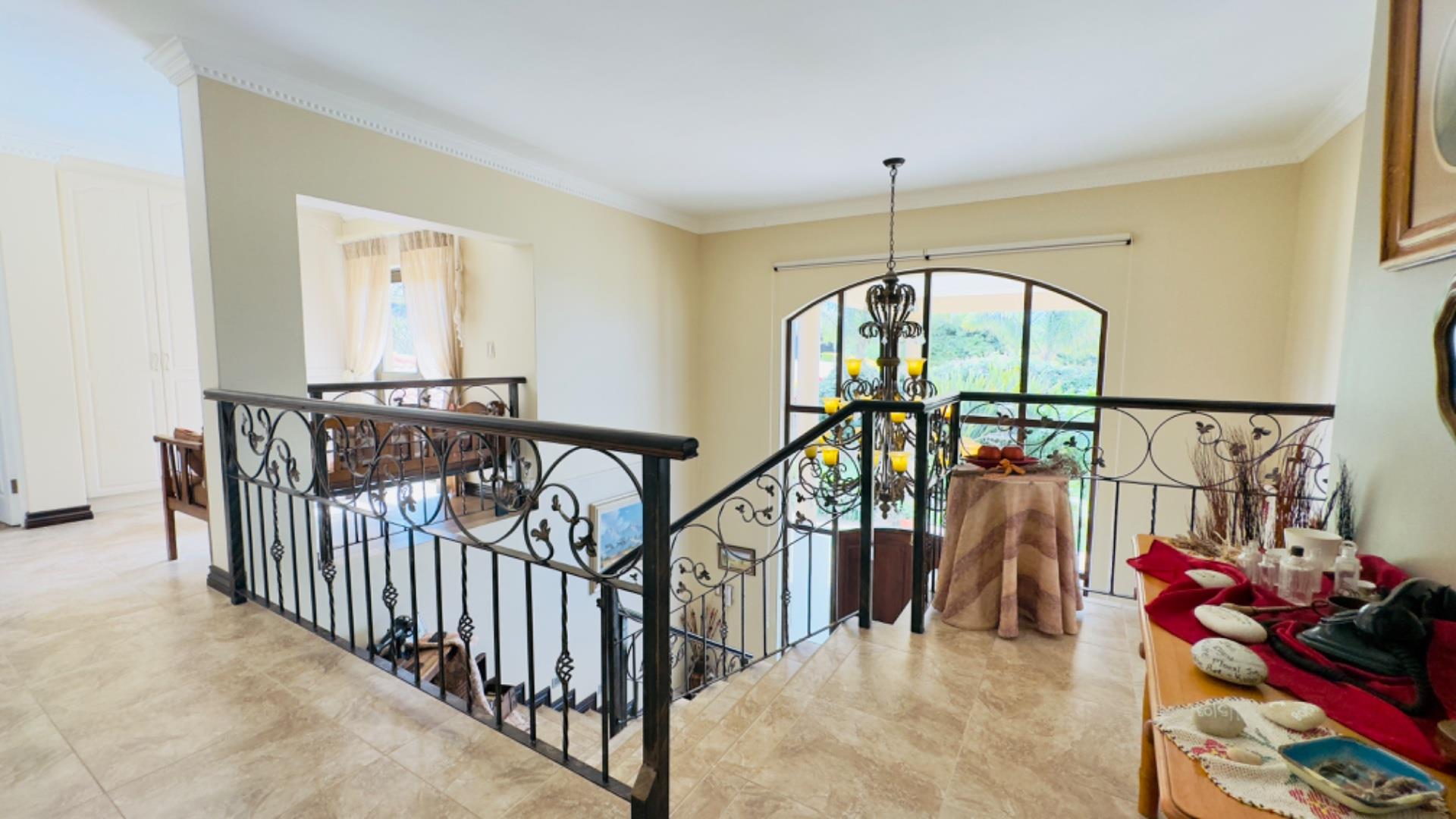 Photo 25 of 4 Bedroom House for Sale in Hartenbos Heuwels