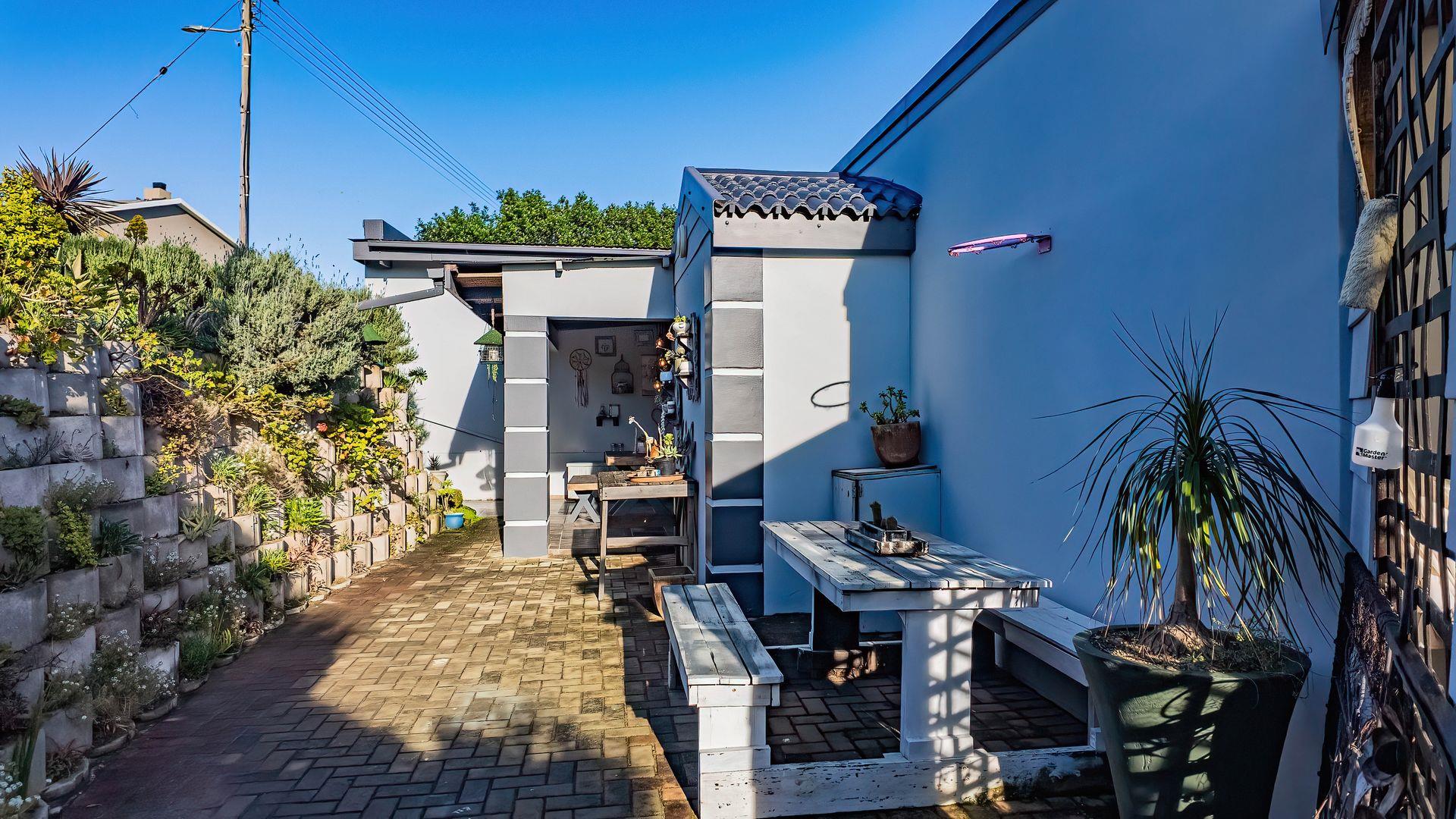 Photo 57 of 5 Bedroom House for Sale in Fraaiuitsig