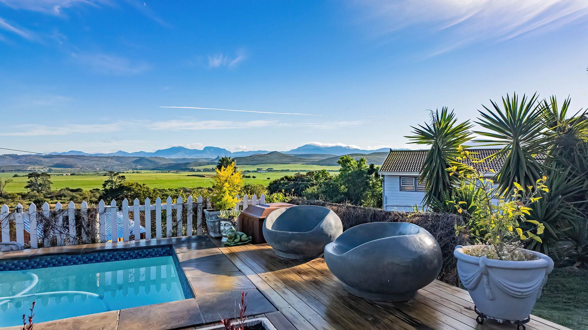 Photo 34 of 5 Bedroom House for Sale in Fraaiuitsig