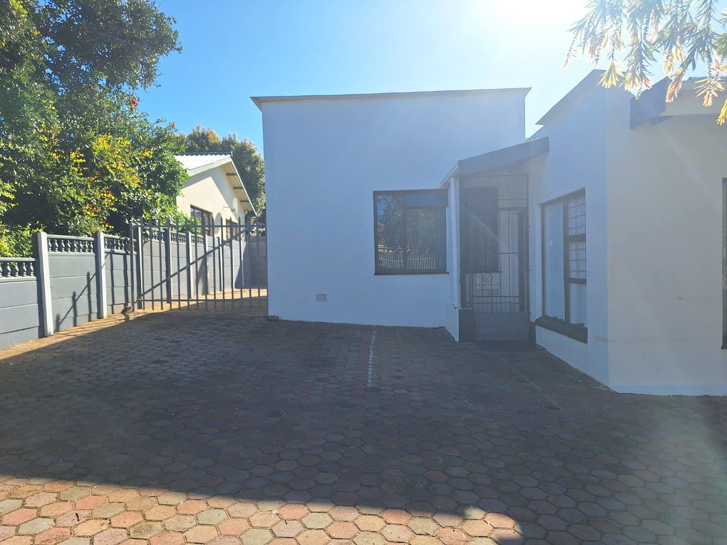 Photo 2 of 5 Bedroom House for Sale in Heiderand