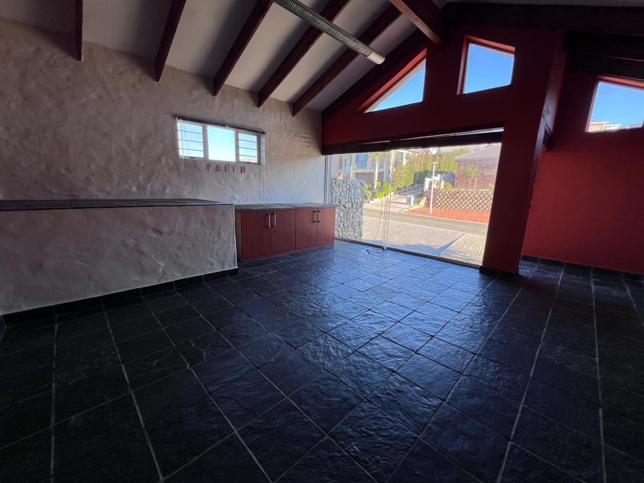Photo 33 of 6 Bedroom House for Sale in Bayview