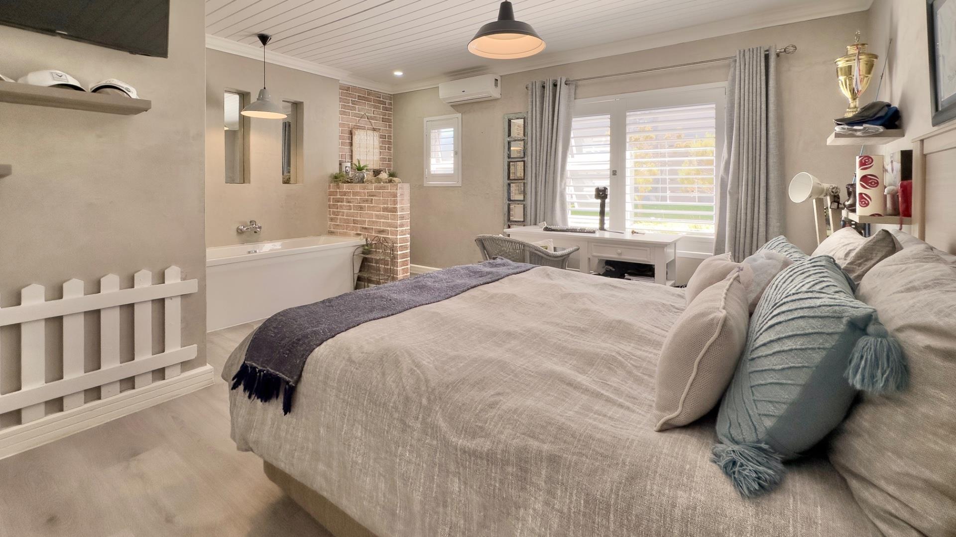 Photo 41 of 6 Bedroom House for Sale in Num Num Cape Estate