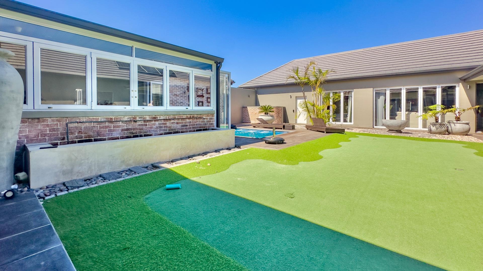 Photo 8 of 6 Bedroom House for Sale in Num Num Cape Estate