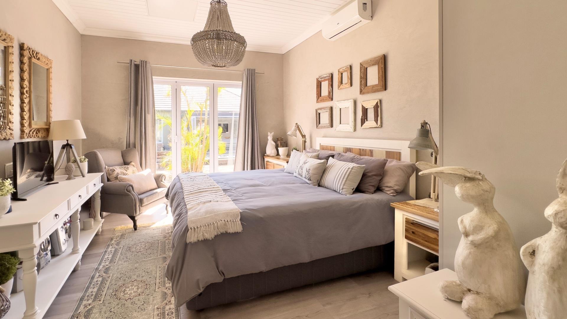 Photo 27 of 6 Bedroom House for Sale in Num Num Cape Estate