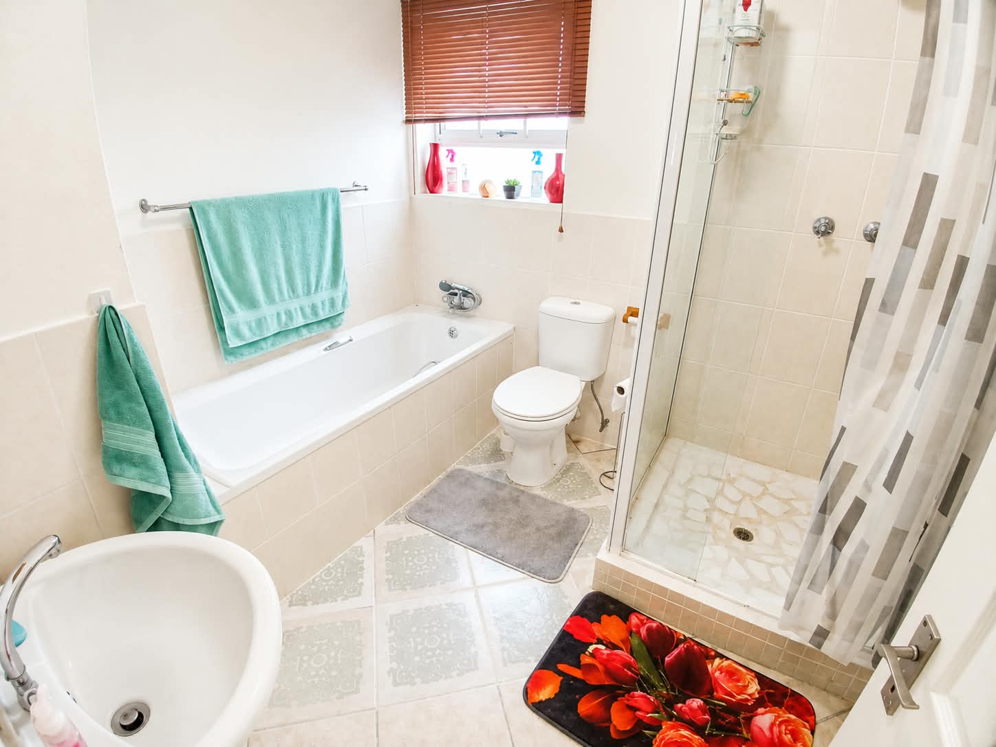 Photo 8 of Family home in Fraaiuitsig with inviting flow