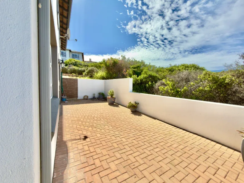 Photo 5 of Stylish Three-Bedroom Home with Ocean Views in Pinnacle Point Golf Estate