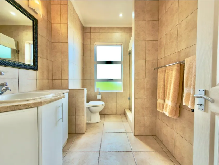 Photo 9 of Stylish Three-Bedroom Home with Ocean Views in Pinnacle Point Golf Estate